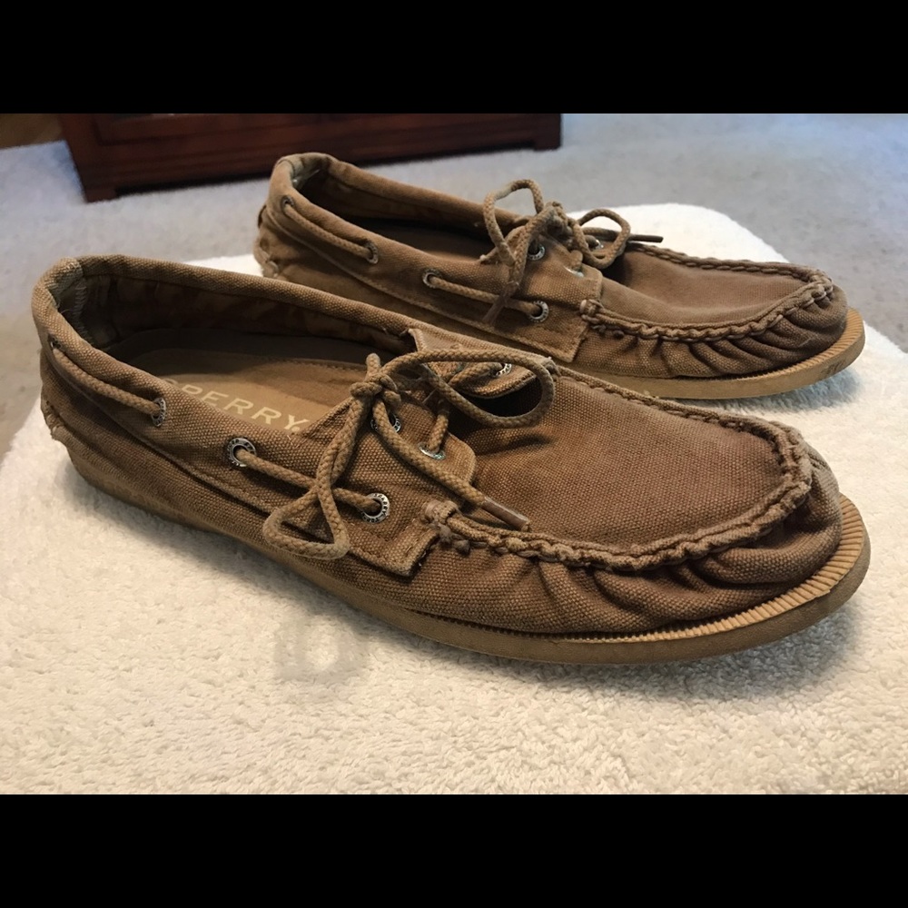 Men’s Sperry Topsider distressed shoes